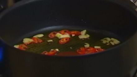 Рецепт спагетти с копченой форелью и джином