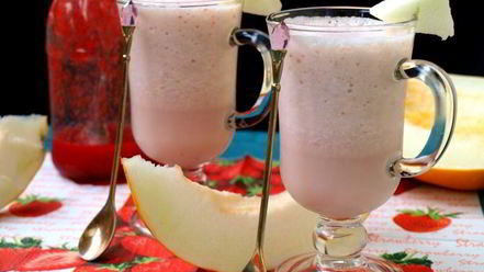Рецепт дынно-клубничного коктейль