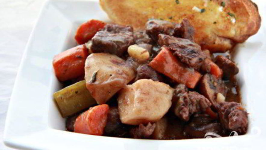 Рецепт говядины с вином и овощами