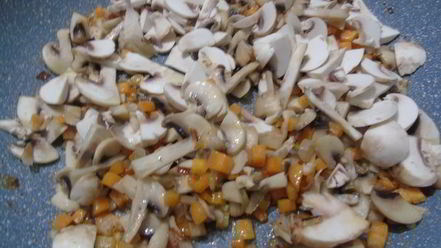 Рецепт грибного соте с вином и горгонзолой