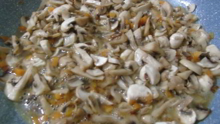 Рецепт грибного соте с вином и горгонзолой