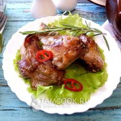 Рецепт Кролика с вином и пряными травами в духовке