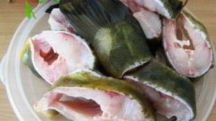 Рецепт линя, тушеного с вином и шампиньонами