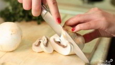 Рецепт линя, тушеного с вином и шампиньонами