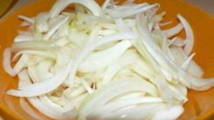 Рецепт линя, тушеного с вином и шампиньонами