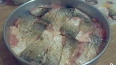 Рецепт линя, тушеного с вином и шампиньонами