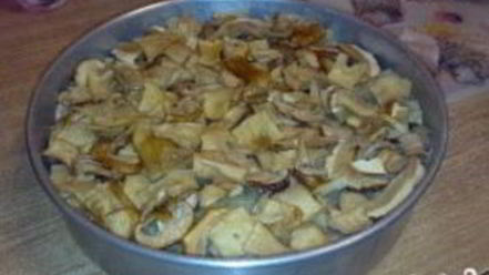 Рецепт линя, тушеного с вином и шампиньонами