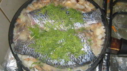 Рецепт рыбы в сливочном масле с вином и чесноком