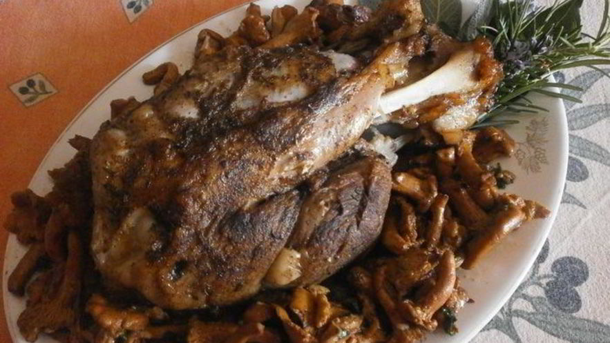 Рецепт свиной рульки с вином марсала