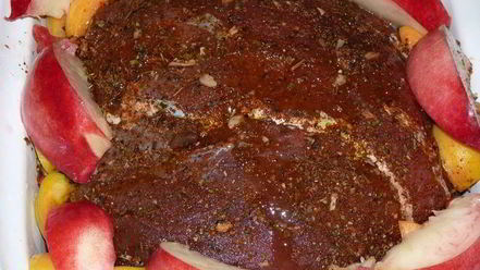 Рецепт запеченной телятины с вином и персиками