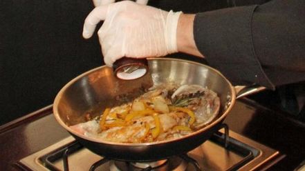 Рецепт морской рыбы фламбе с виски и грушей