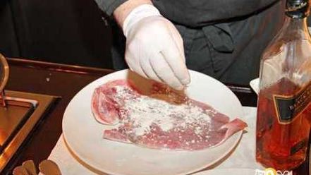 Рецепт морской рыбы фламбе с виски и грушей