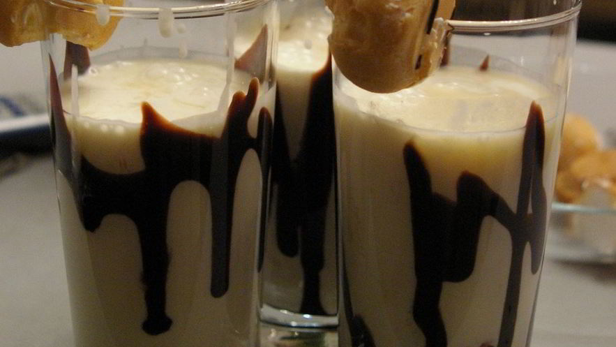 Рецепт алкогольного молочно-банановый коктейль бананарама