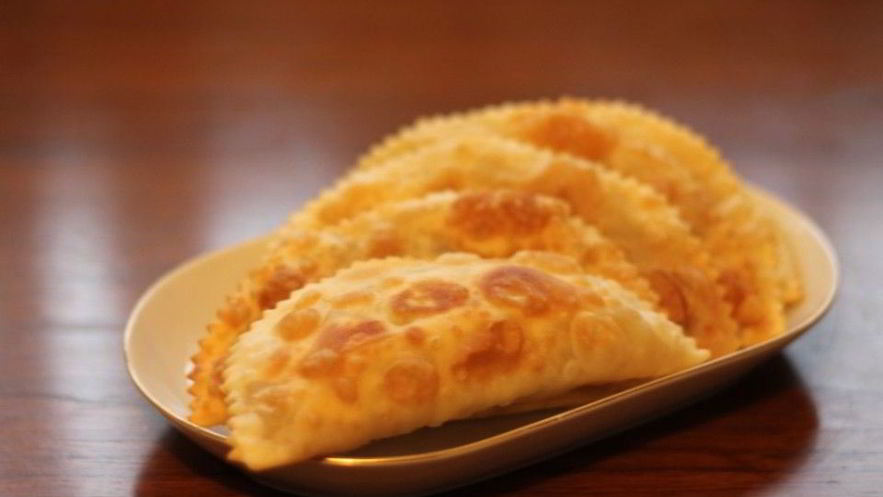 Рецепт чебуреков на молоке с водкой