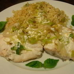 Рецепт Рыбы с луком-пореем и сливочным соусом с водкой