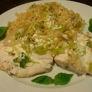 Рецепт Рыбы с луком-пореем и сливочным соусом с водкой