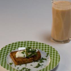 Рецепт Крисп-сэндвича с яйцом и напиток из зеленого чая