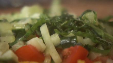 Рецепт крисп-сэндвича с яйцом и напиток из зеленого чая