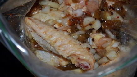 Рецепт куриных крылышек глазированных кленовым сиропом