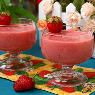 Рецепт Клубничного ликера со сгущенкой