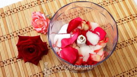 Рецепт ликера из лепестков роз