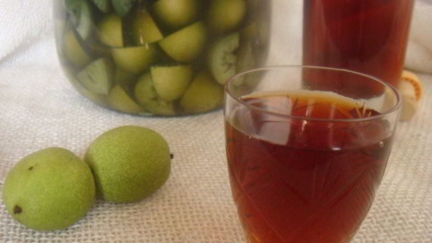 Рецепт ликера из зеленых грецких орехов ночино