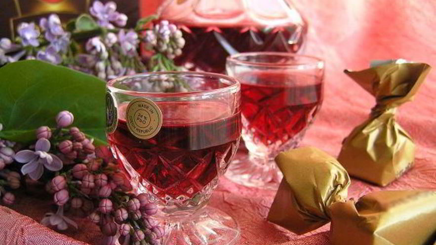 Рецепт малинового ликера с ванилью