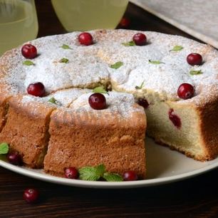 Рецепт Бисквита на лимонаде в духовке с клюквой