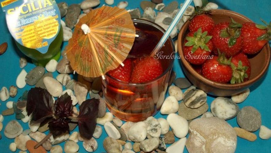 Рецепт клубничного лимонада с базиликом