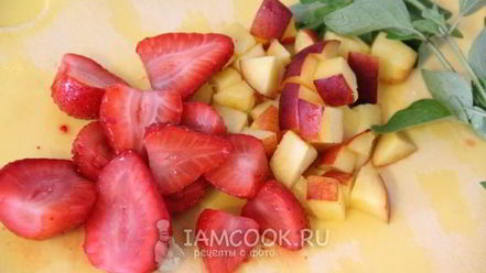 Рецепт лимонада из зеленого чая с ягодами и фруктами