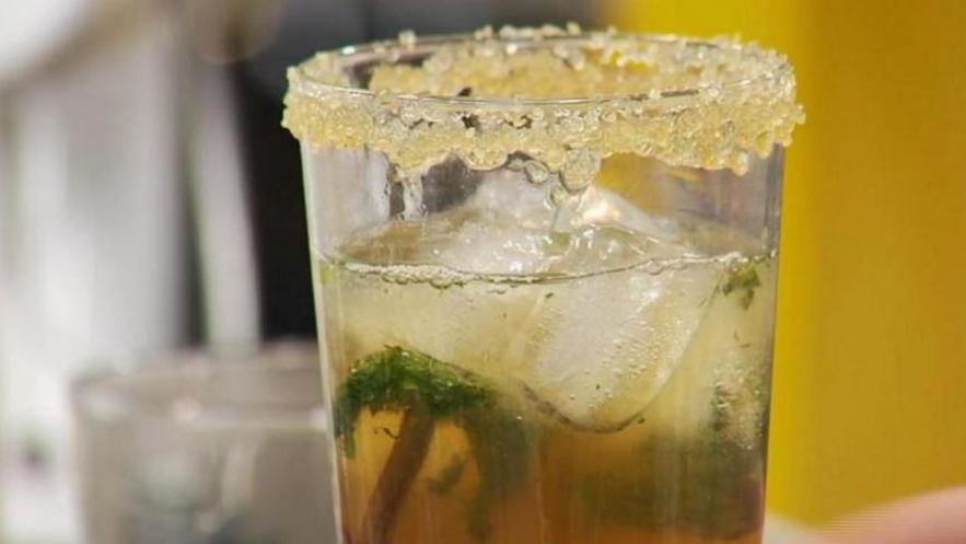 Рецепт безалкогольного карамельного коктейля мохито