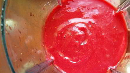 Рецепт бананова-клубничного молочный коктейль