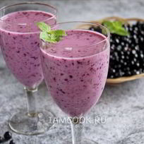 Кисломолочный коктейль с черникой и овсяными хлопьями