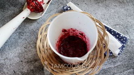 Рецепт кисломолочного коктейля с черникой и овсяными хлопьями