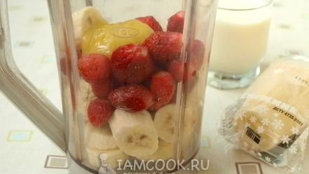 Рецепт клубнично-бананового молочный коктейль