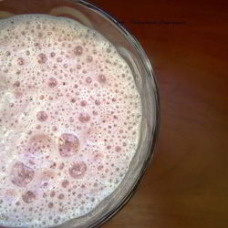 Рецепт Клубничного молочного коктейля с мятой — милкшейка