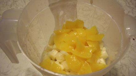 Рецепт коктейля молочного с кусочками фруктов и шоколада