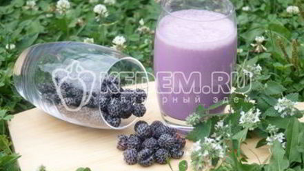 Рецепт молочно-ежевичного коктейль чудо
