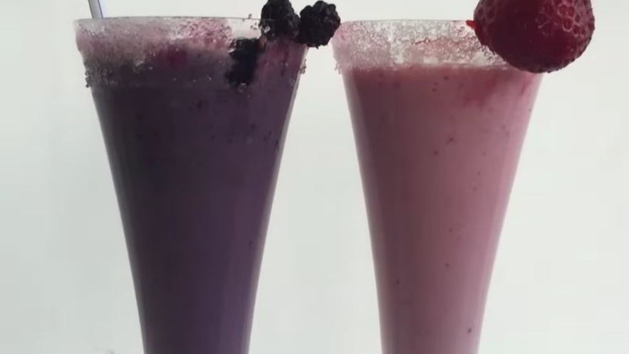 Рецепт молочного коктейля из черники и шелковицы