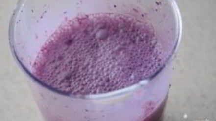 Рецепт молочного коктейля из черники и шелковицы