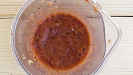 Рецепт молочного коктейля с апельсином, киви и клубникой