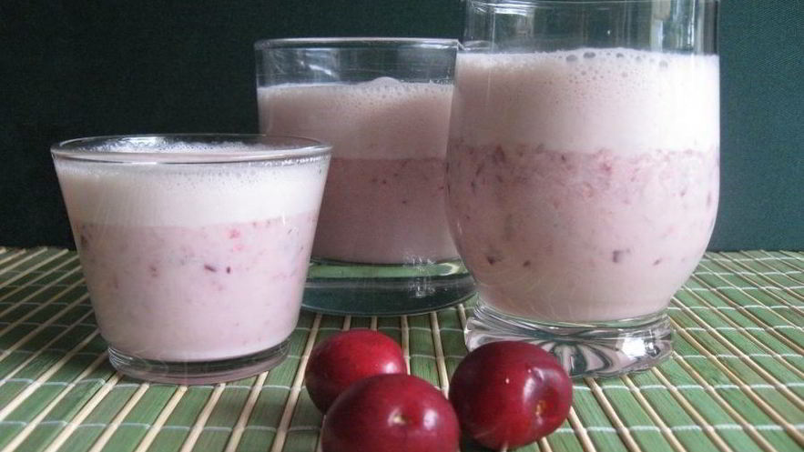 Рецепт молочного коктейля с черешней