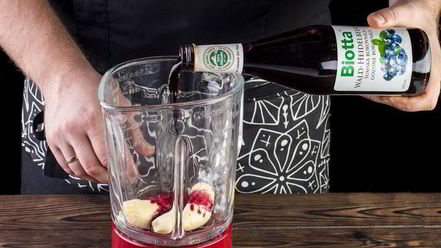 Рецепт молочного коктейля с черничным нектаром