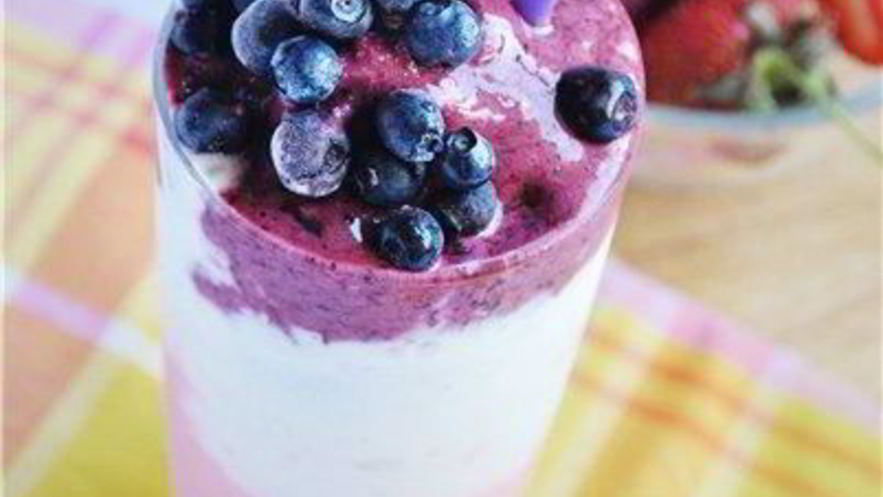 Рецепт молочного коктейля с черникой