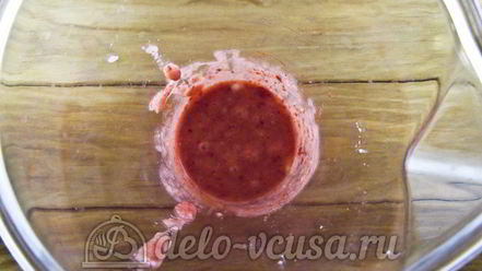 Рецепт молочного коктейля с клубникой, бананом и мороженым