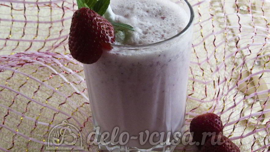 Рецепт молочного коктейля с клубникой и мороженым