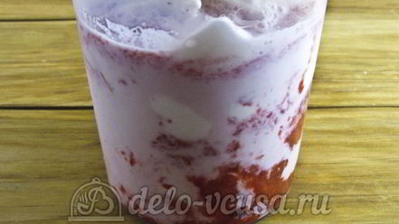 Рецепт молочного коктейля с клубникой и мороженым