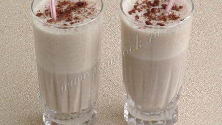 Рецепт молочного коктейля с коньяком и шоколадным пудингом