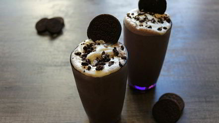 Рецепт молочного коктейля с печеньем орео