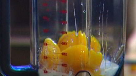 Рецепт молочного коктейля с персиками и апельсинами